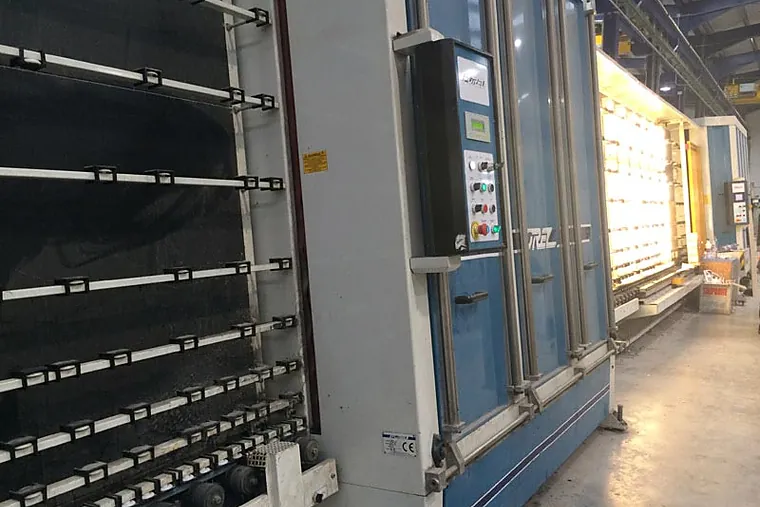 Vidrio de control solar y baja emisividad almacenado en Dicrisur