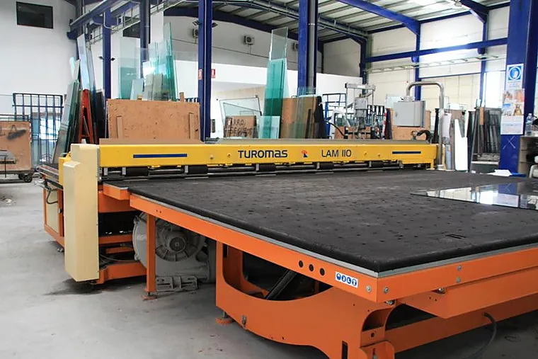 Corte de vidrio laminado de seguridad con lámina de PVB
